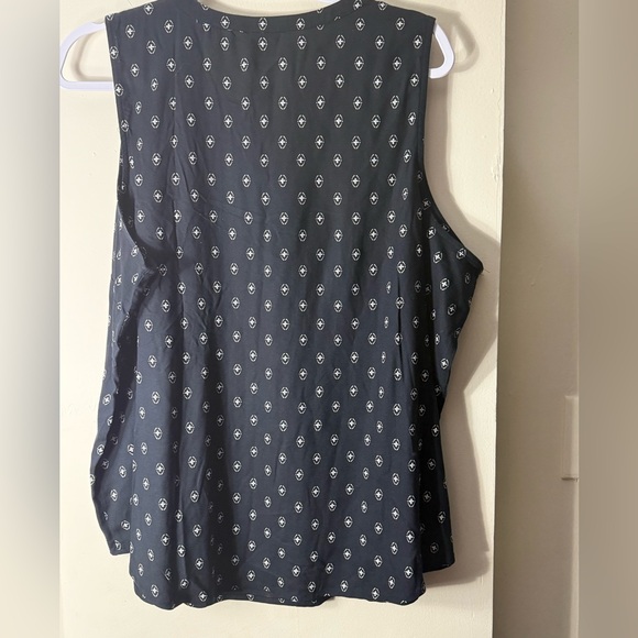 Croft & Barrow Sleeveless black Print Blouse - Picture 6 of 6